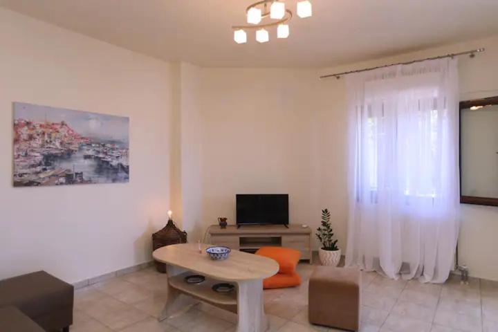 Skopelos Chara'S Lux Apartment エクステリア 写真